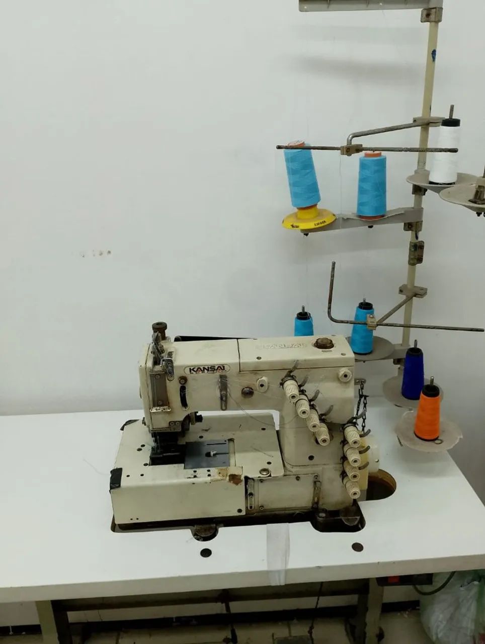 Máquina de Costura Industrial Kansai - Seminova  - Foto 2