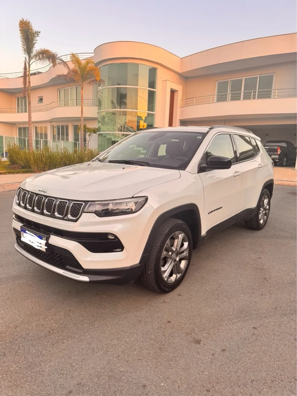 Jeep Compass 2023 longitude 1.3 turbo.