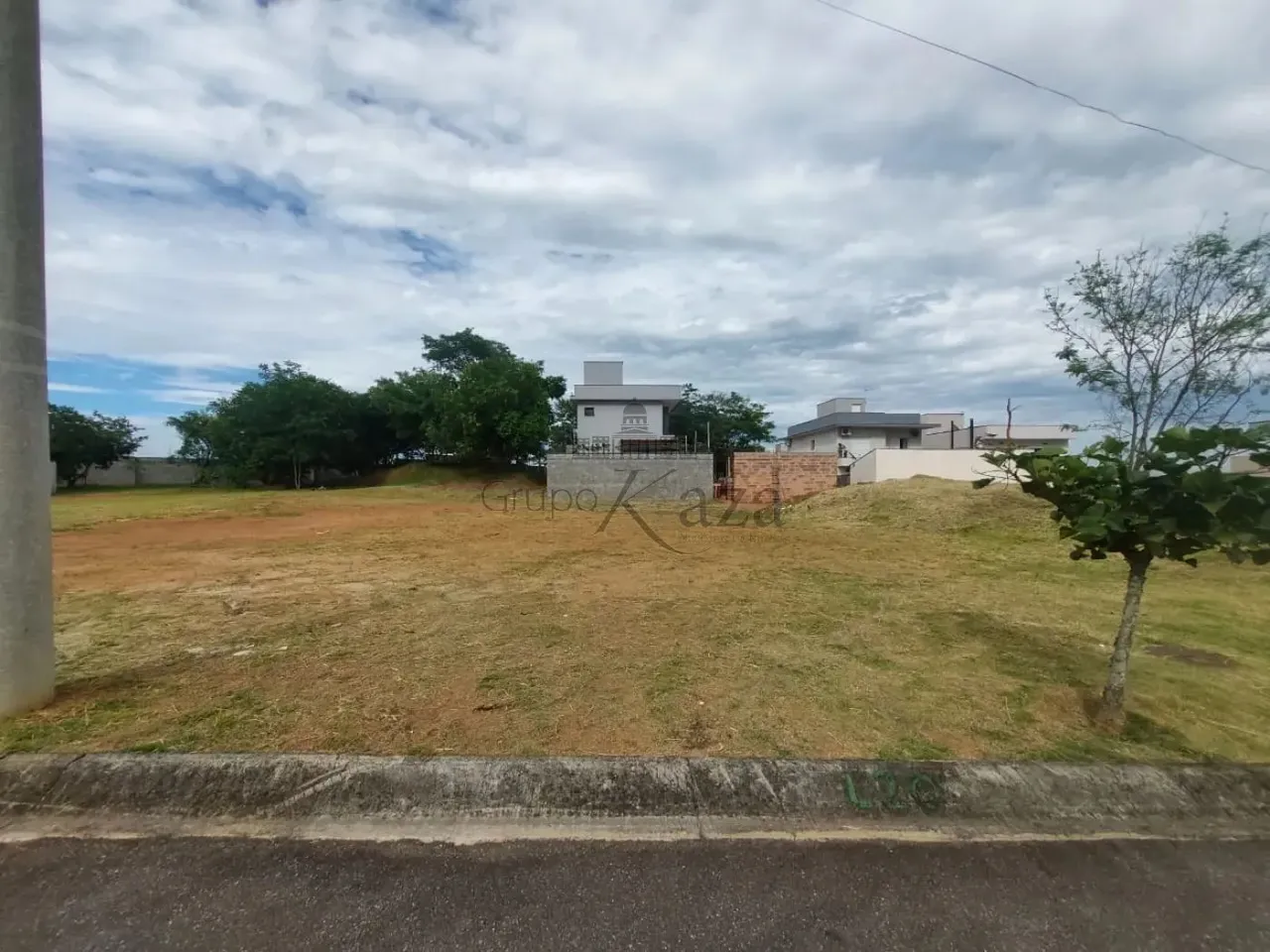 Terreno em Condomínio - Jacareí - Jardim Panorama - Condomínio Residencial Fogaça - 250m²