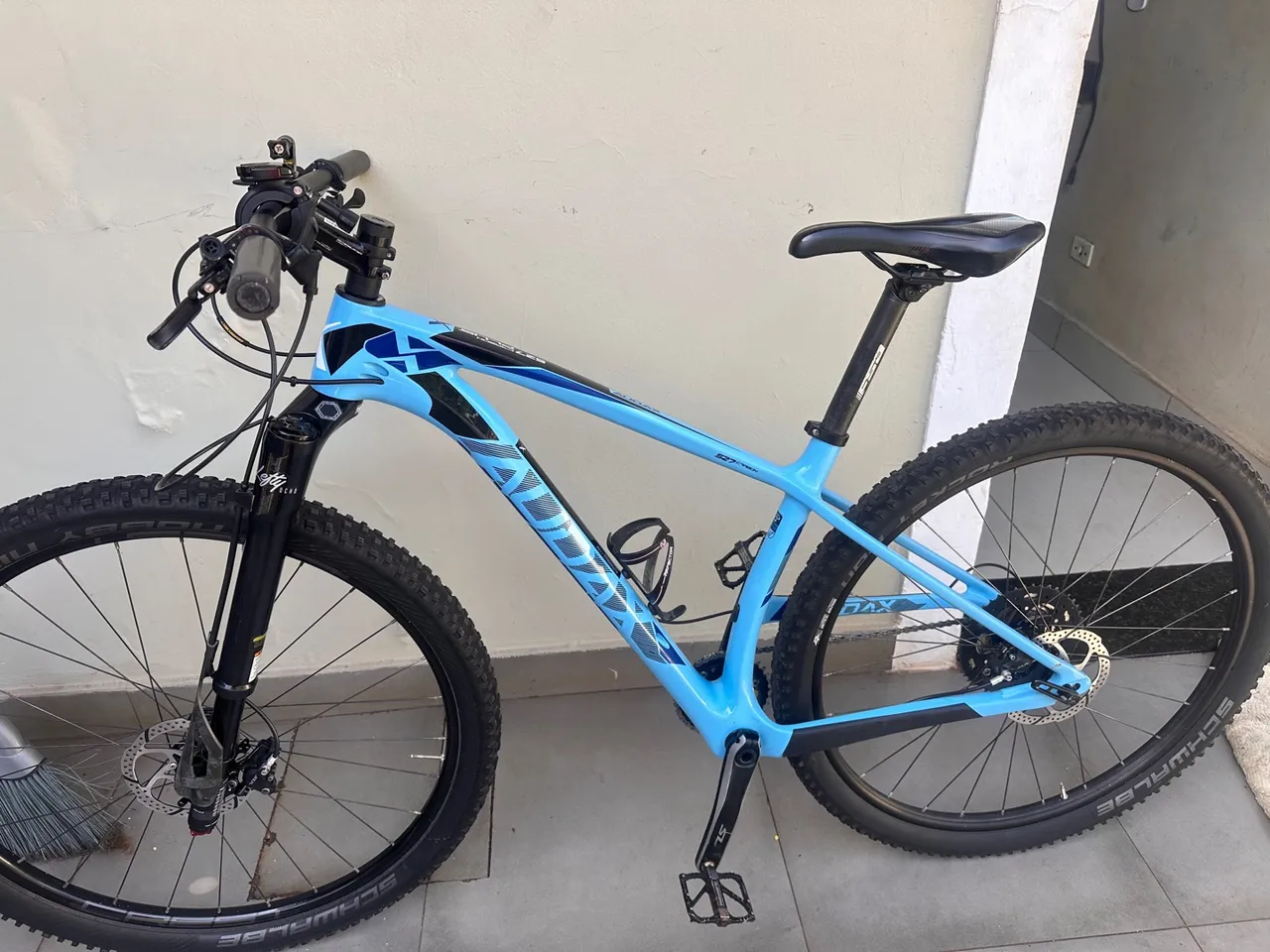 Bicicleta de carbono. So. Vendo suspençao lifth