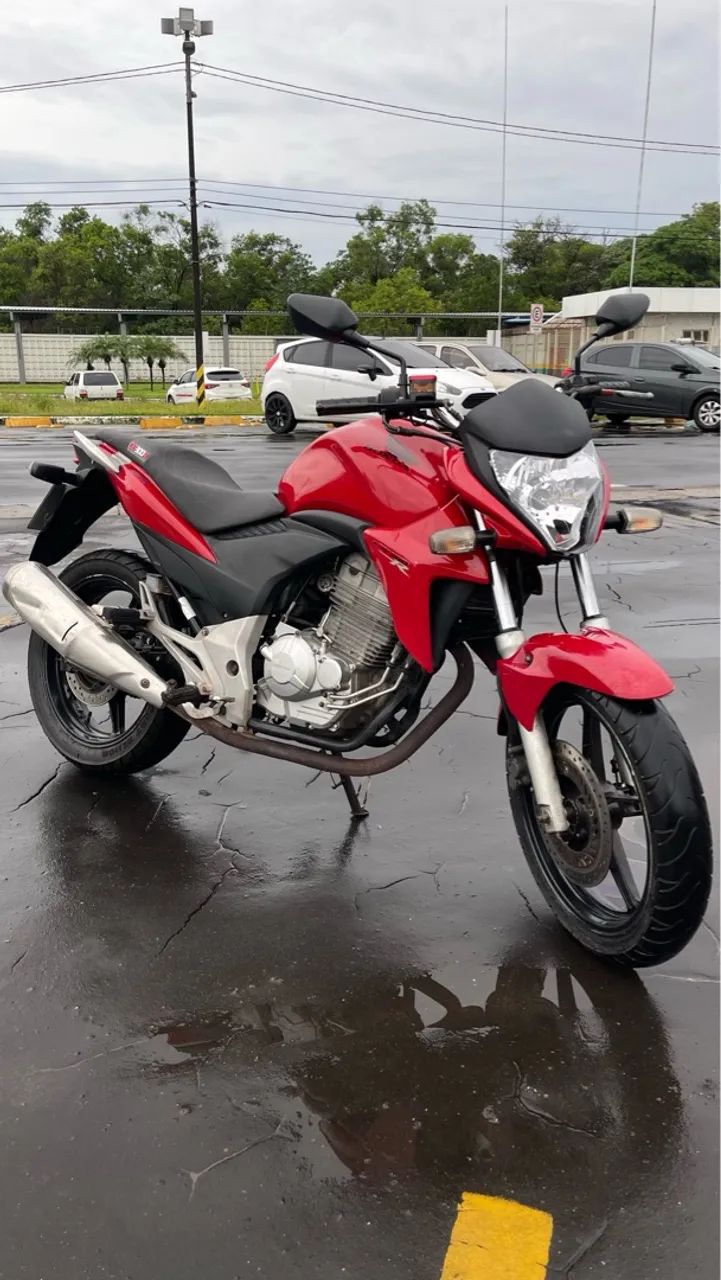 CB 300R 2015 muito nova - Foto 3