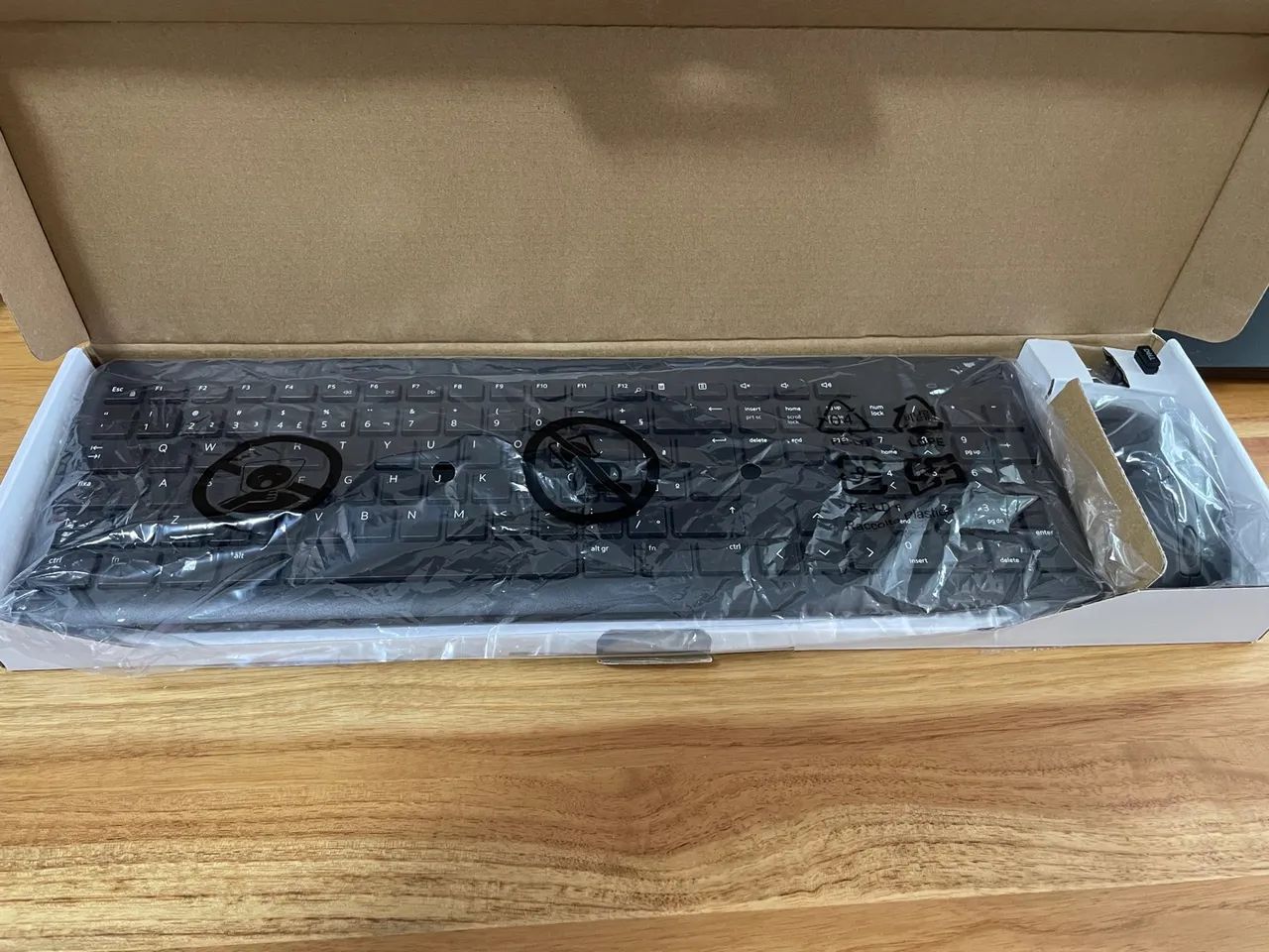 Teclado e mouse Dell KM3322W - Foto 4