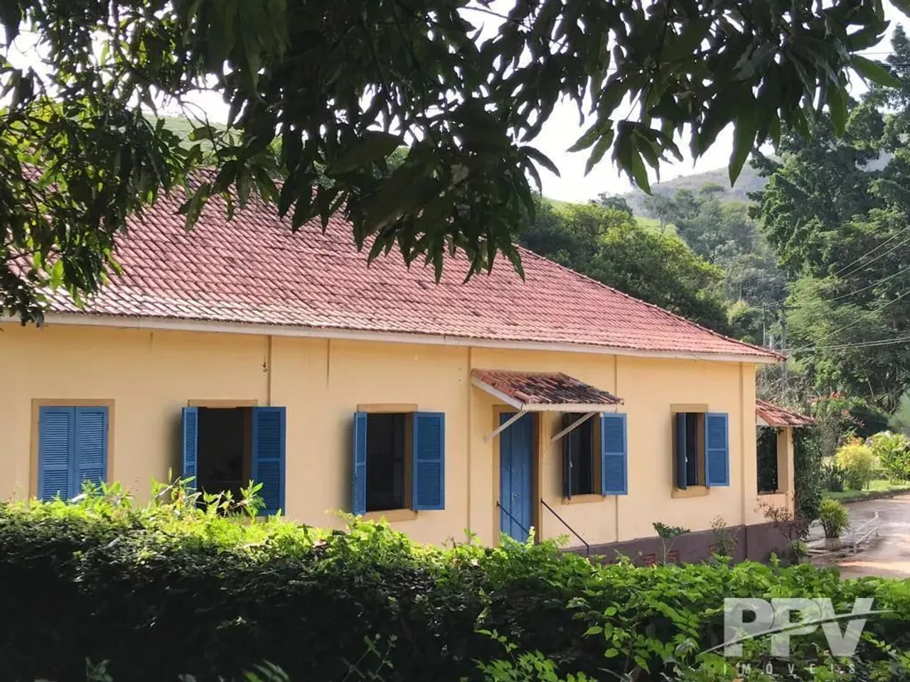 Fazenda para Venda em Cantagalo, Euclidelândia, 5 dormitórios, 1 suíte, 2 banheiros