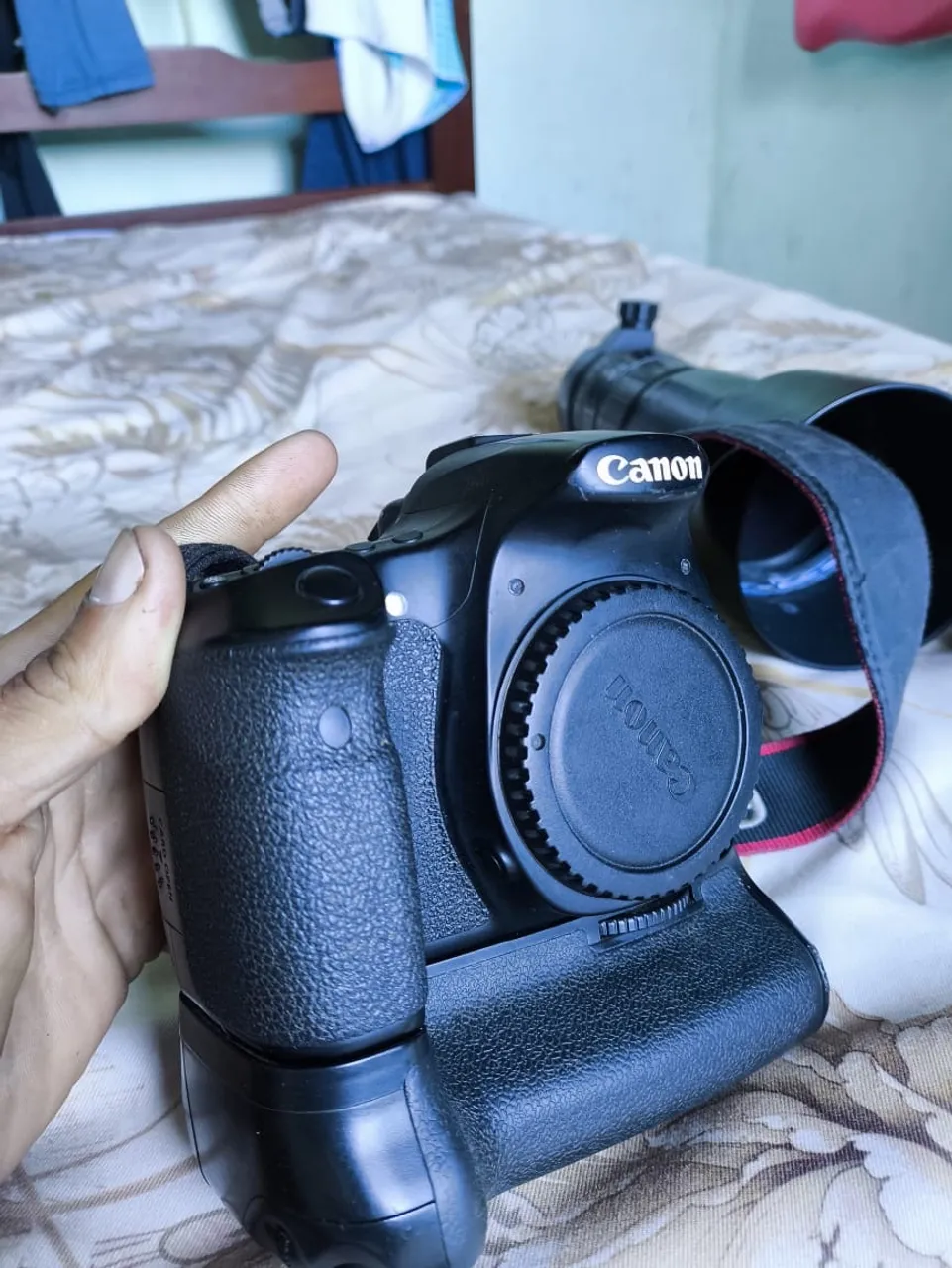Canon DSLR com grip 60D