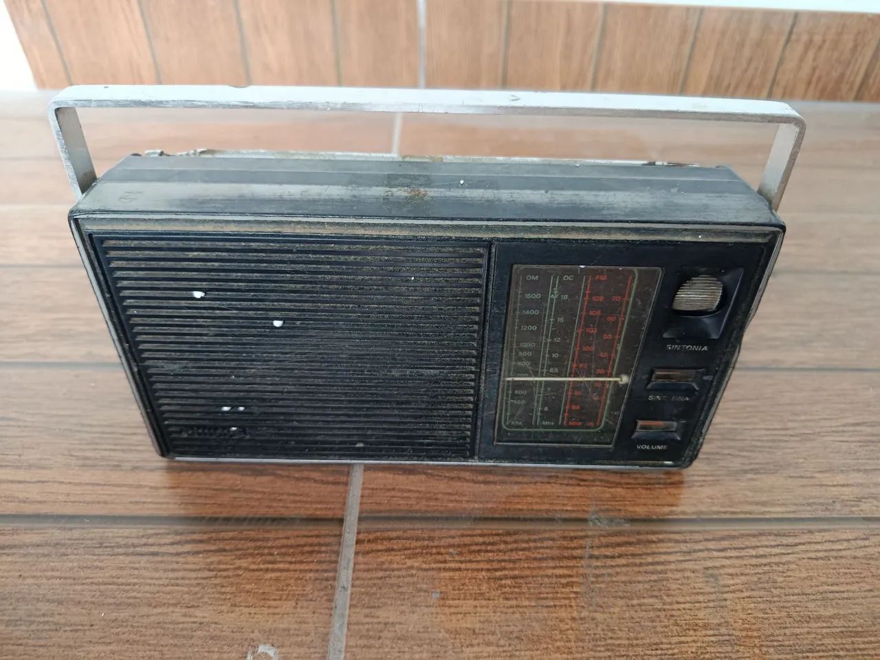 Rádio Philips antigo 
