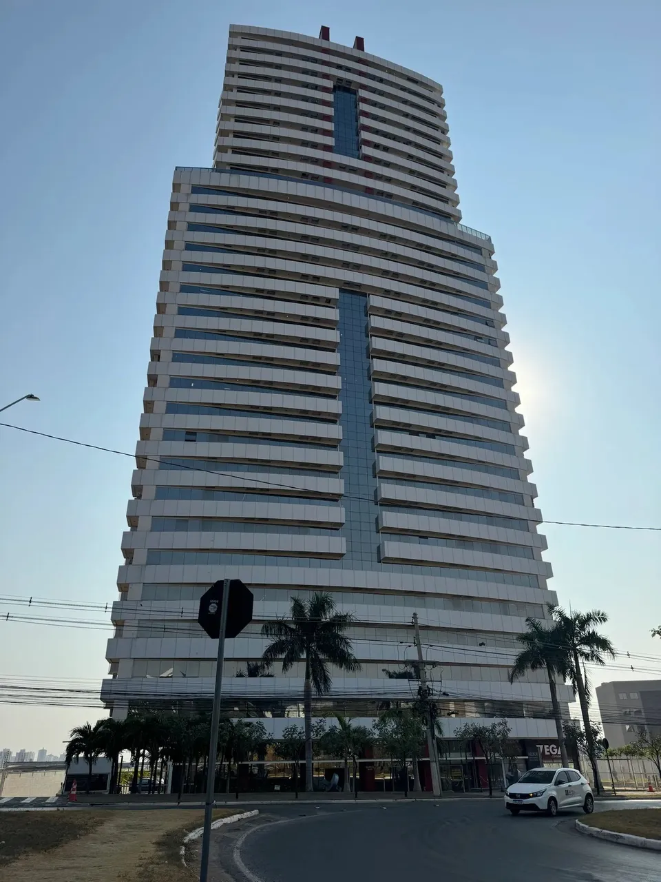 BJK ALUGA SALA COMERCIAL DE 36 M2-ED HELBOR DUAL BUSINESS OFFICE E CORPORATE-CUIABA-MT