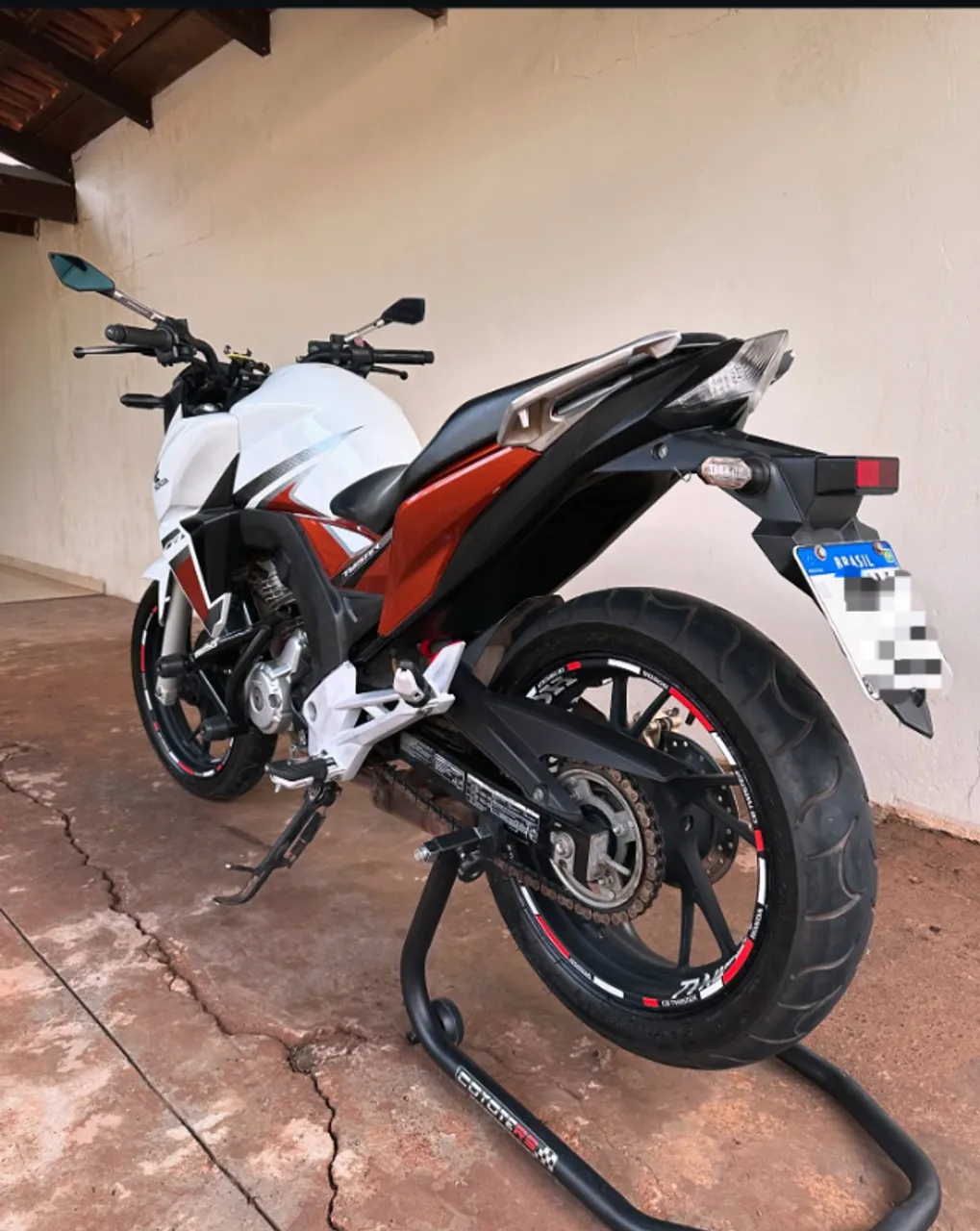 VENDE-SE CB TWISTER 250F