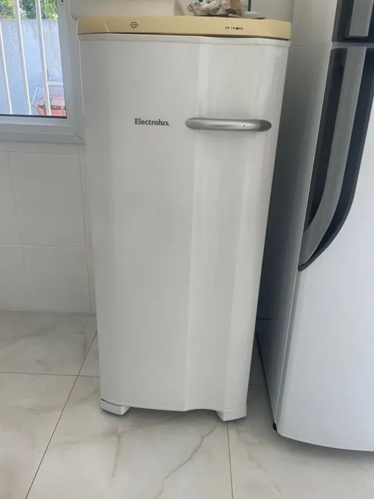 Freezer Electrolux Branco 220 V