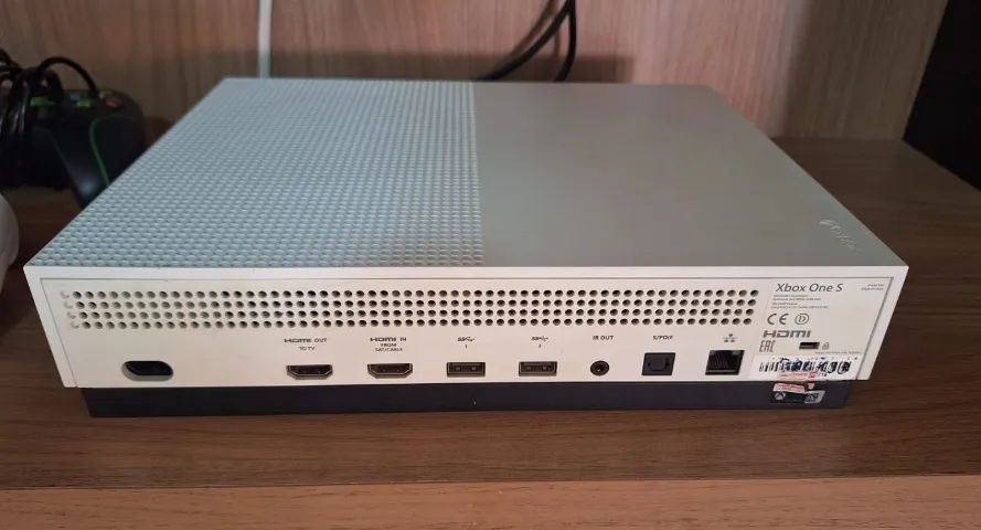 Console XBox One S com cabo de força e cabo HDMI. - Foto 2