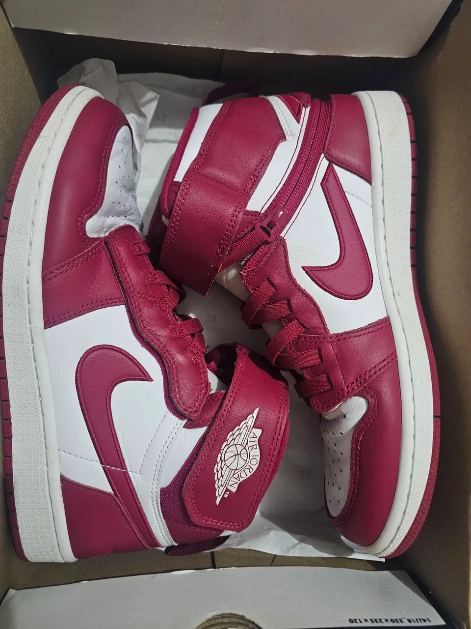 Air Jordan 1 High FlyEase
