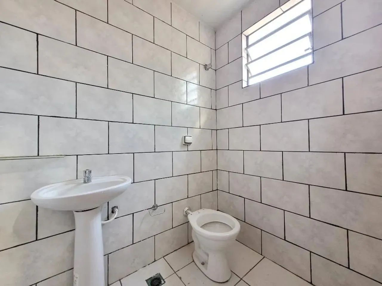 Sala para alugar em Maringá, Zona 07, com 55 m² - Foto 5