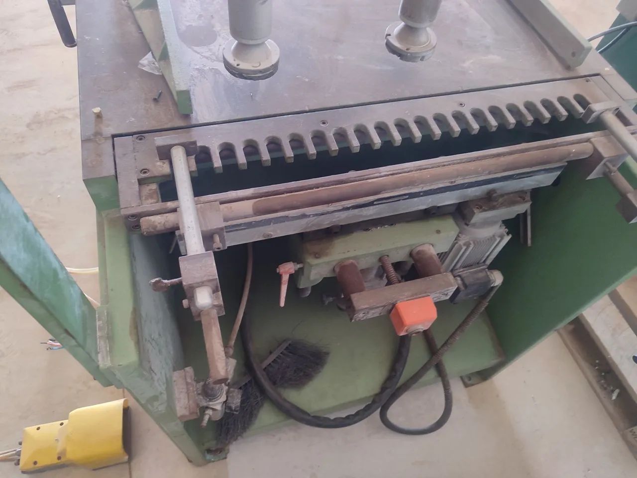 Véndese multifuradeira