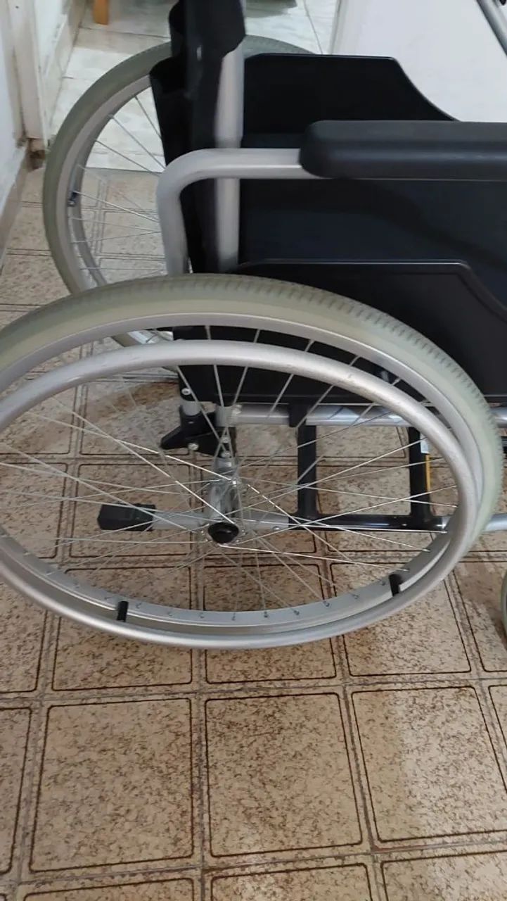 Cadeira rodas ,  rodas removíveis  Quick release - Foto 3