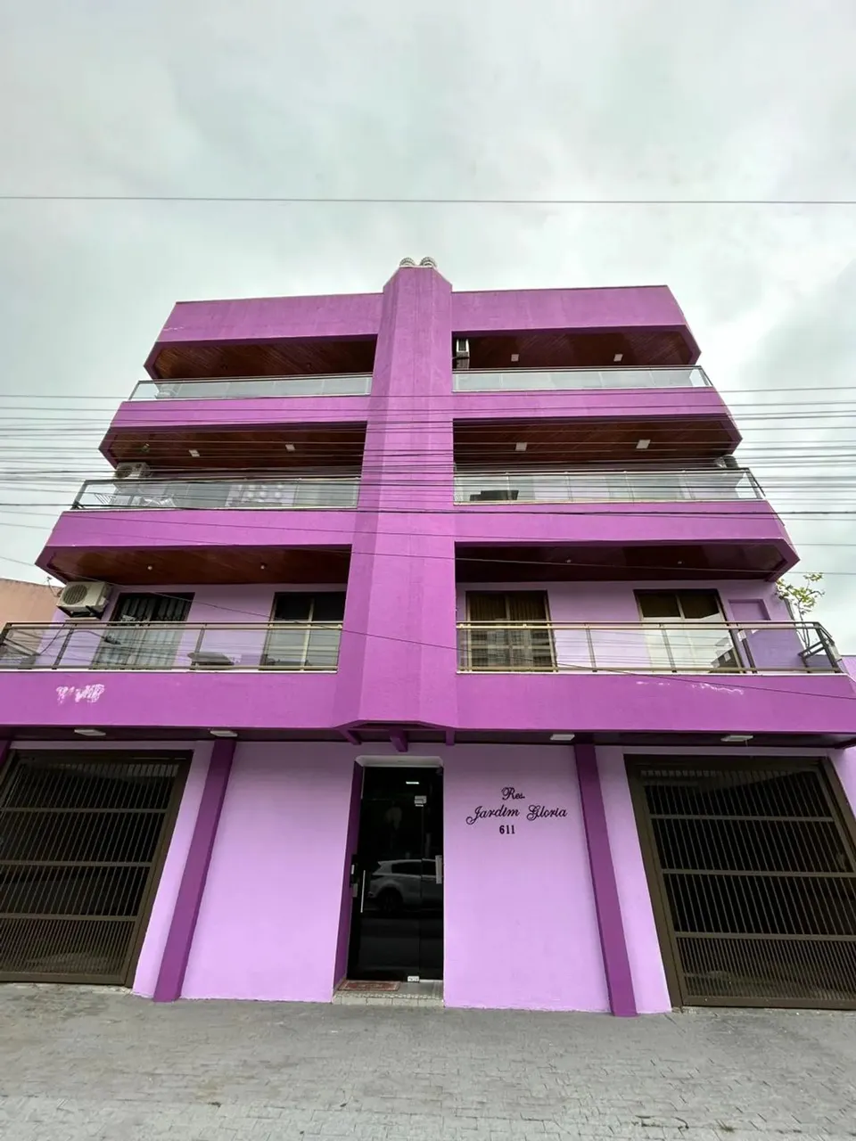 Imóvel para aluguel possui 65 metros quadrados com 2 quartos em Meia Praia - Itapema - SC