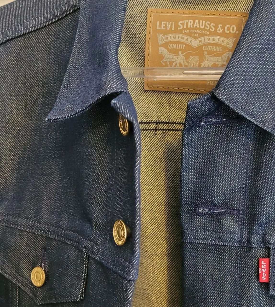 Jaqueta jeans com dourado levis - Foto 2