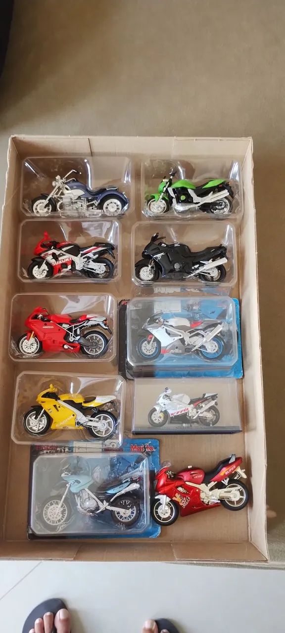 Lote de 10 Motos miniaturas 