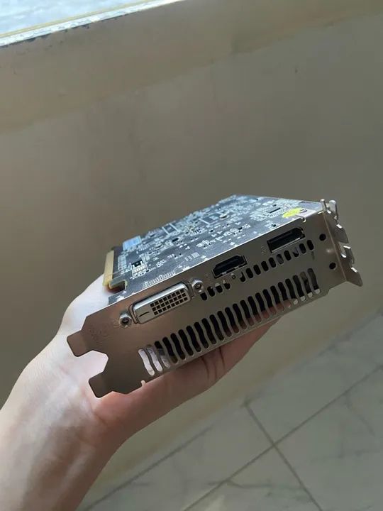 Placa de Vídeo PowerColor Radeon RX 550 4GB - Foto 4