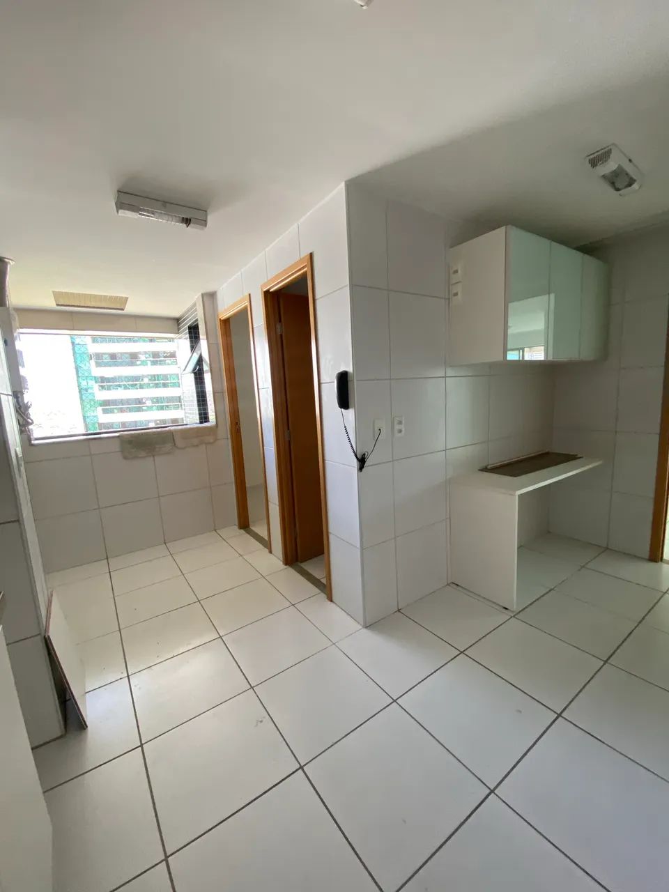 Alugo apt 3 quartos com ar-condicionados e armários em todos os quartos  - Foto 3