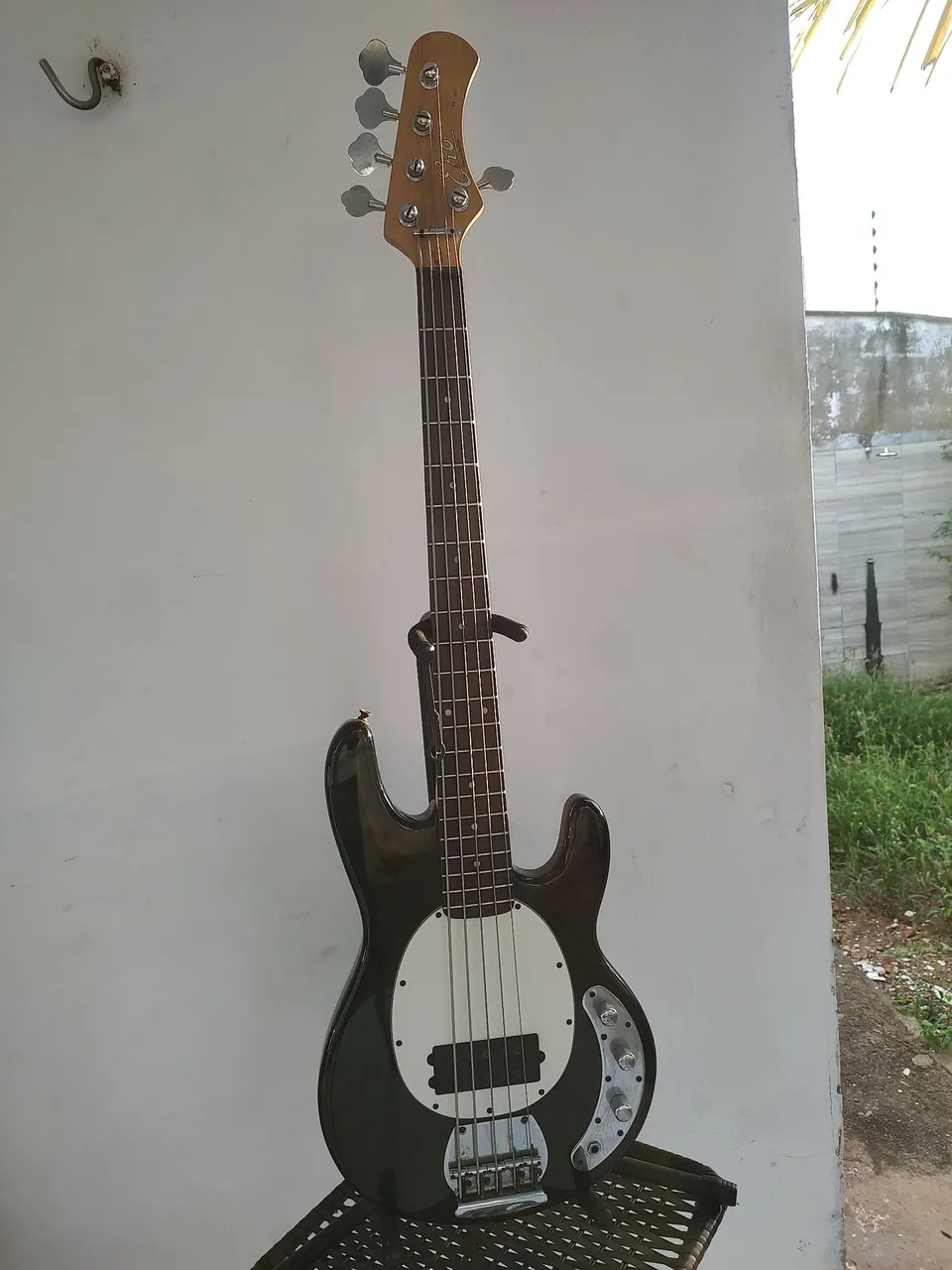 Baixo 5 cordas EKO