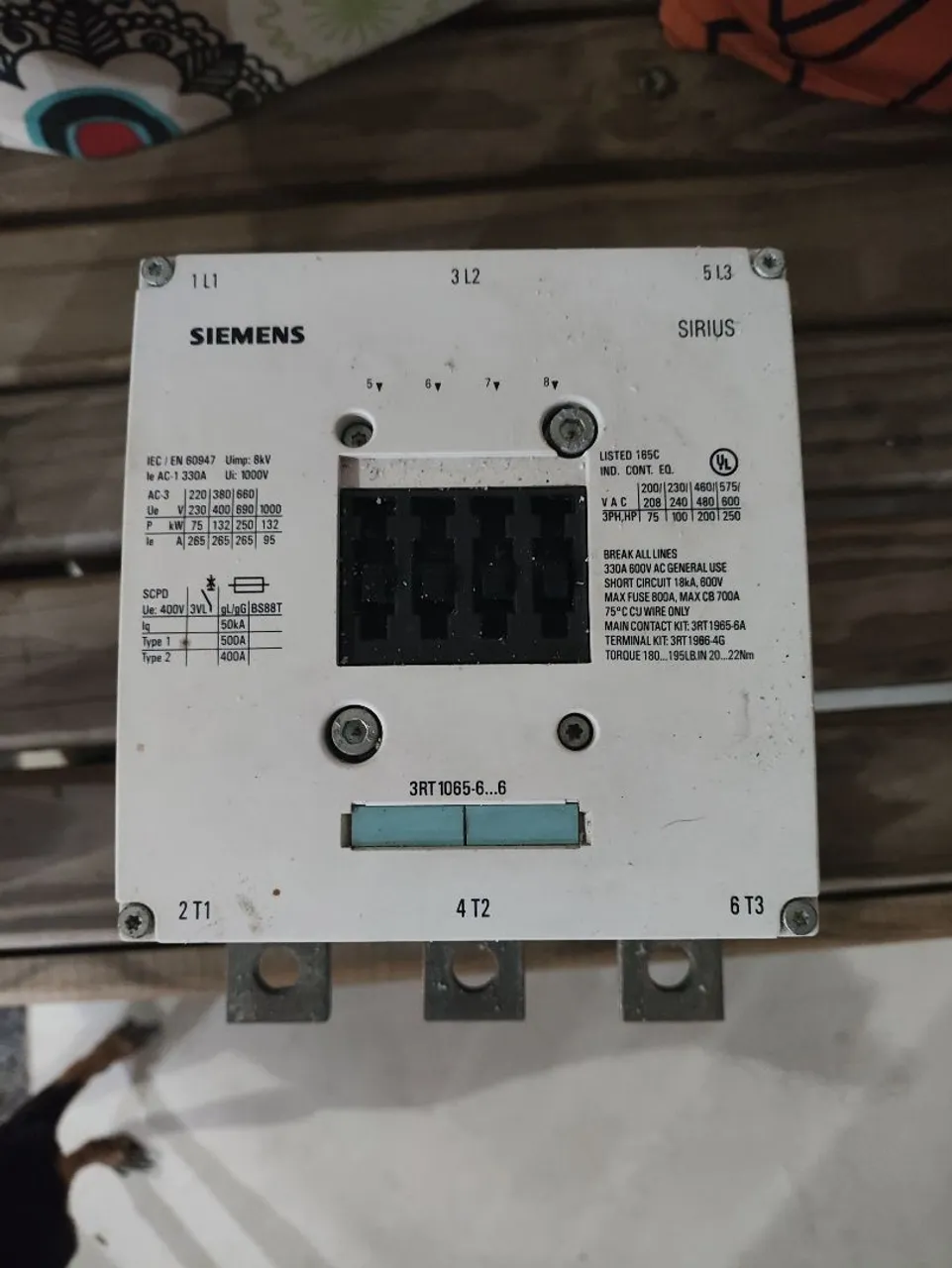Contator Siemens Sirius 3RT1065-6AG26 Novo
