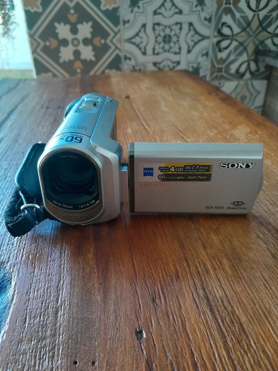 Filmadora Sony DCR-SX40 com 60x Zoom Óptico