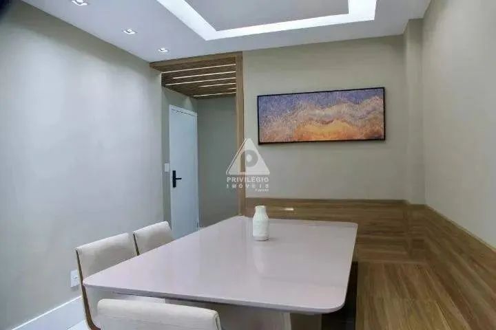 Apartamento Reformado: 4 Quartos, 1 Suíte e a 2 Quadras da Praia - Foto 4