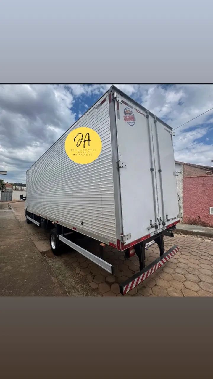 Frete e mudanças fretes com caminhão bau - Foto 2