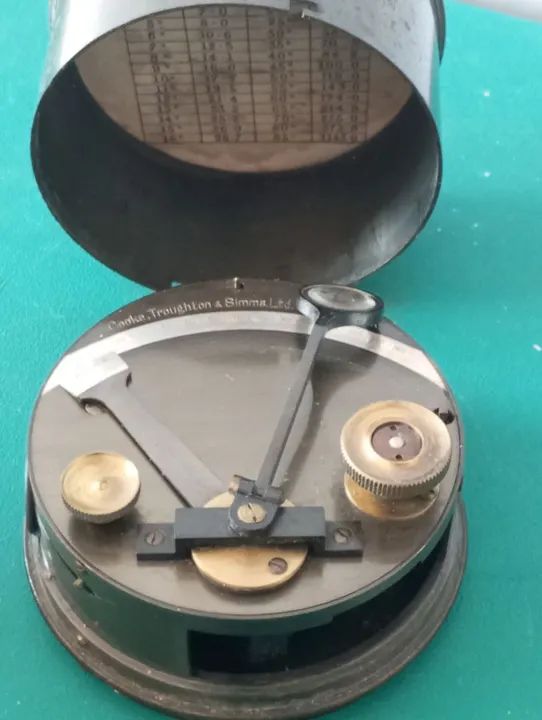 Antigo Sextante portátil de Navegação - Troughton & Simms