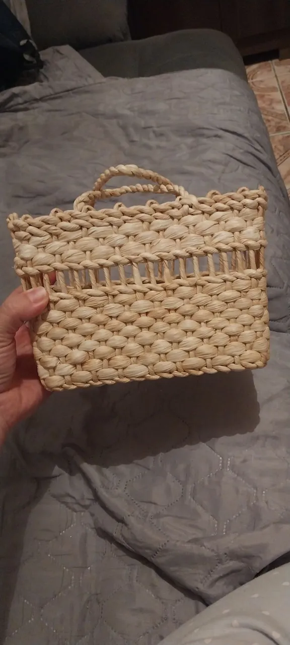 Bolsa de palha trançada
