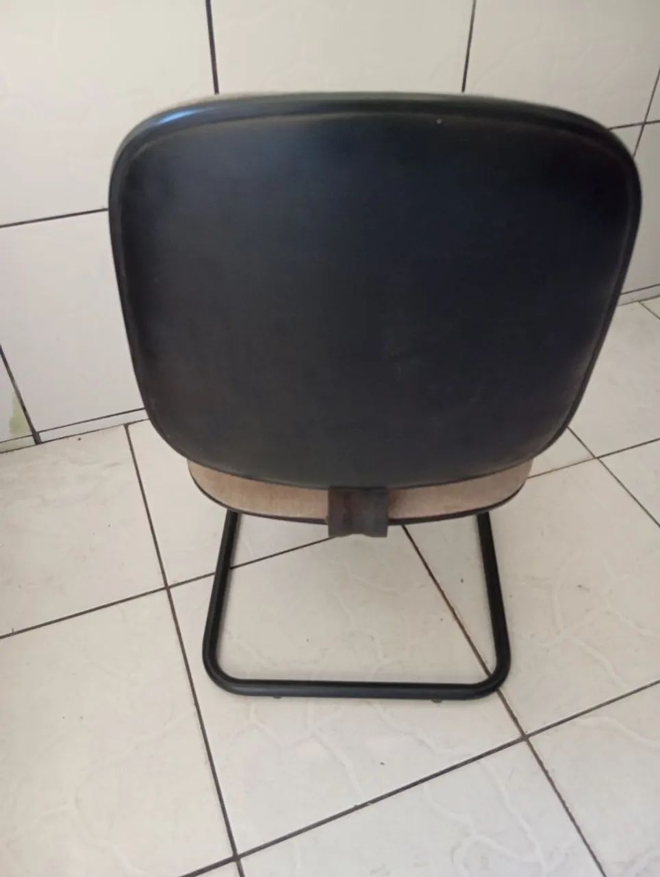 Cadeira Estofada Marrom - Foto 4