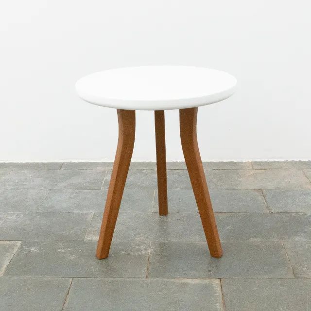 Mesa de apoio lateral Bo/Link jequitibá branco 45cm