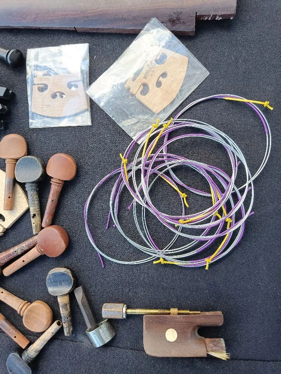 Peças de Violino , afinador, metrônomo, crinas 