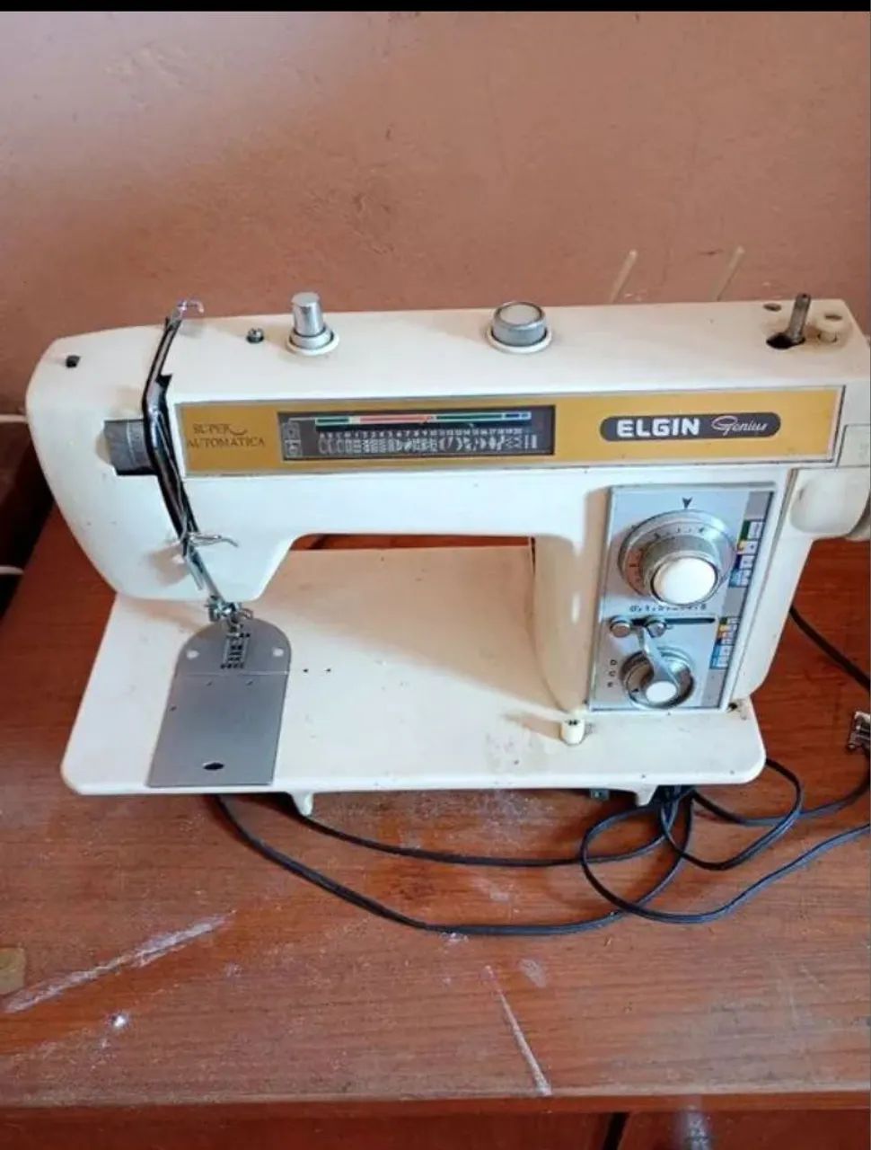 Máquina de Costura Elgin Genius Super Automática