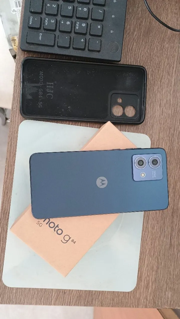 Moto G84
