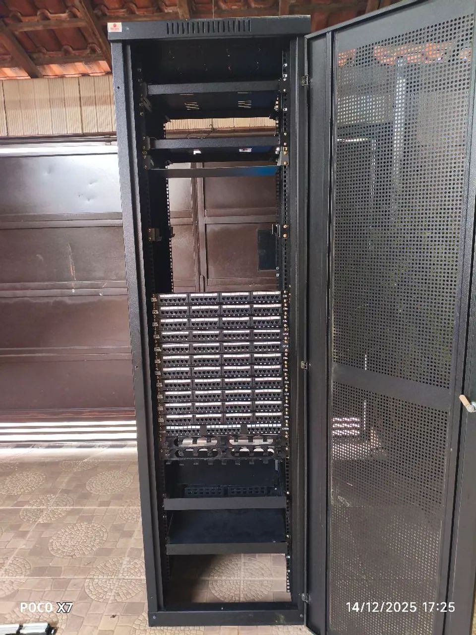 Rack piso para servidor 