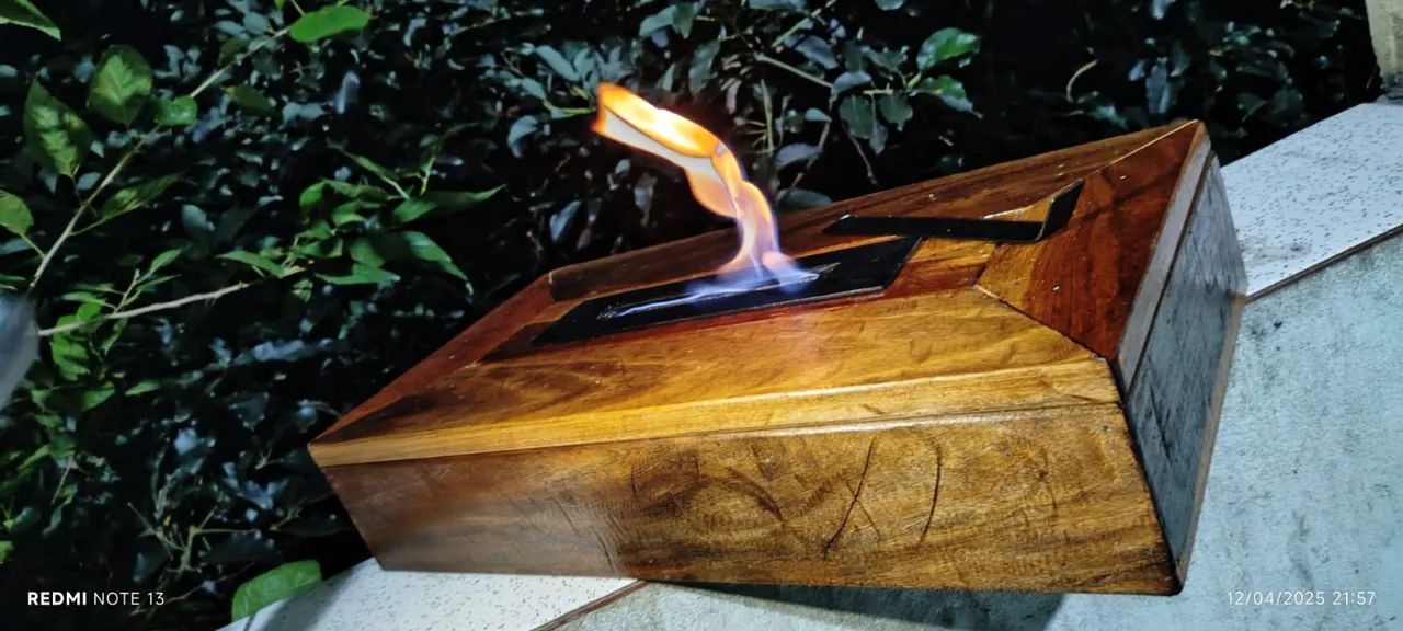 Mesa de centro com lareira ecológica