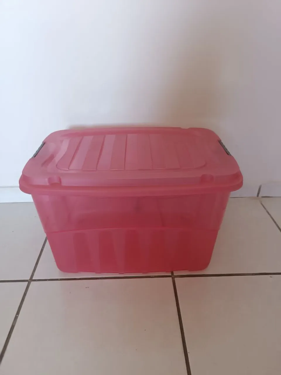 Caixa organizadora rosa com tampa 20L