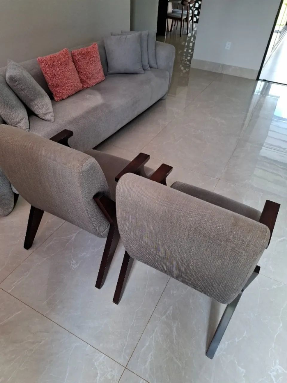Poltronas de Design Moderno - Conforto e Elegância - Foto 2