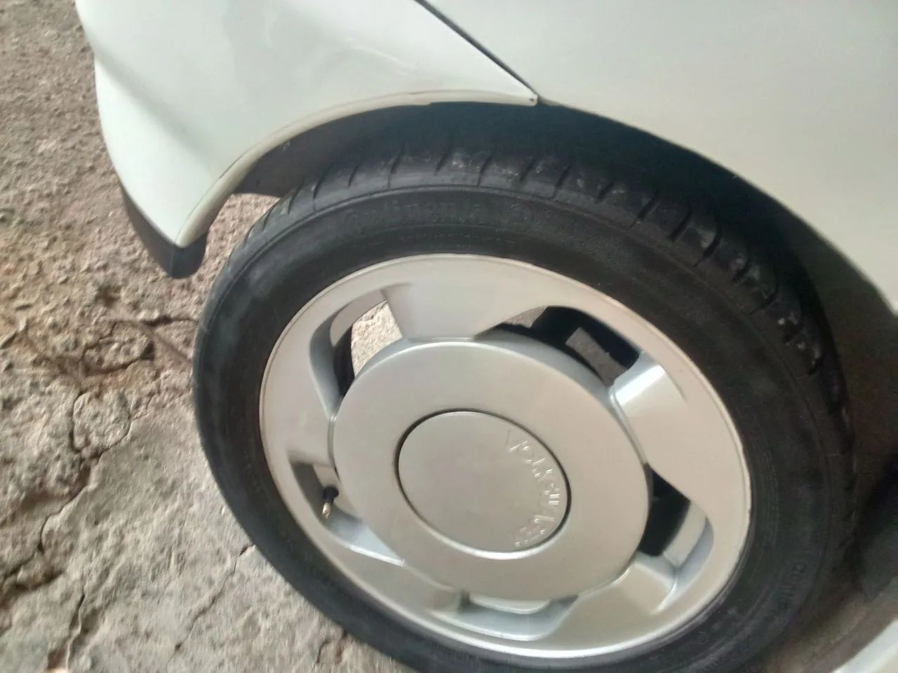 2 pneus continental 195/55 R16 bom estado da para andar muito a inda os 2 por 200