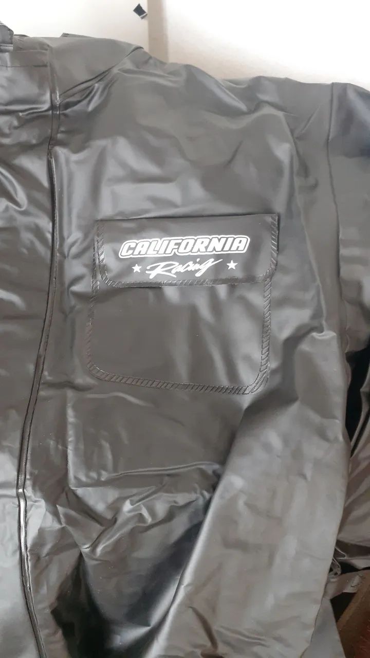 Capa de chuva ? Califórnia ?Tamanho GG NOVAAA