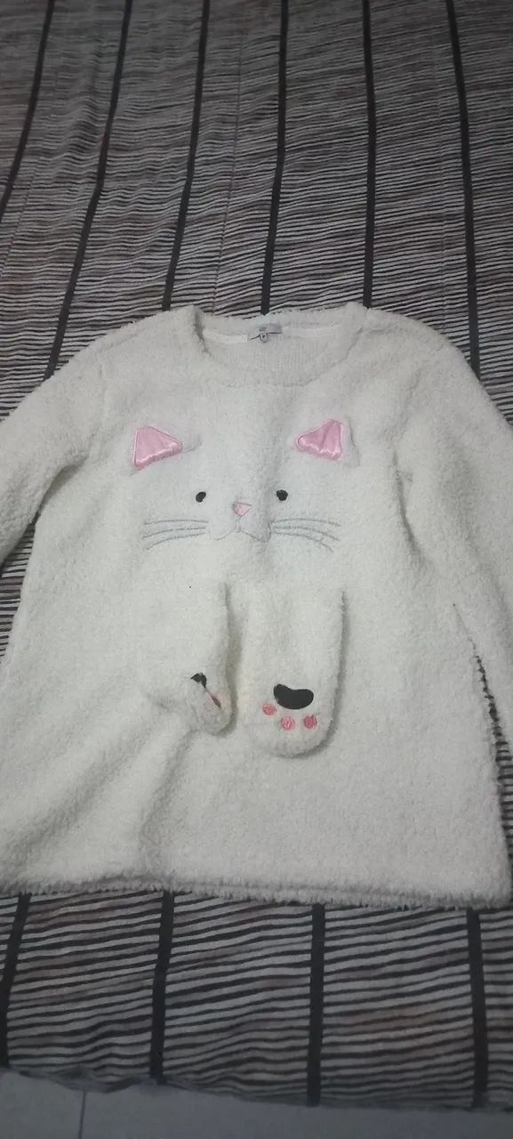 Blusa gatinha nova