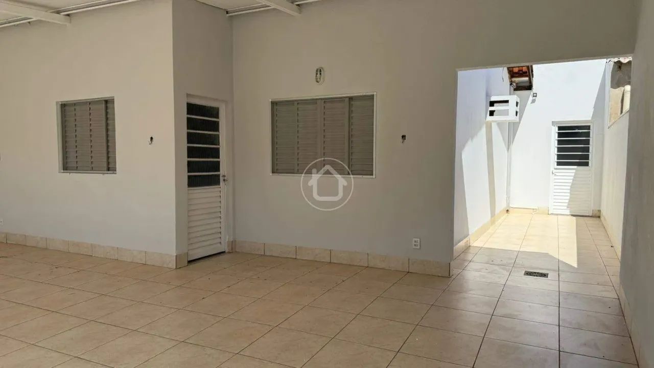OPORTUNIDADE EM VÁRZEA GRANDE CASA COM SUÍTE