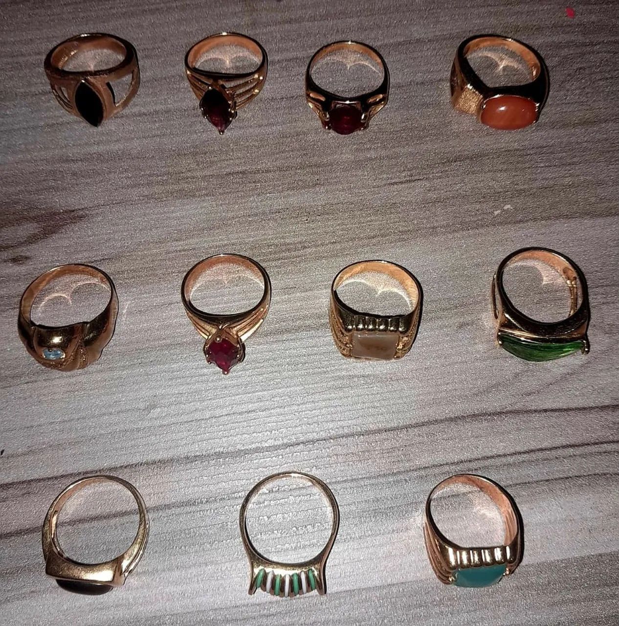 *MEGA PROMOÇÃO* Anéis de Pedra Folhado à Ouro - Foto 2