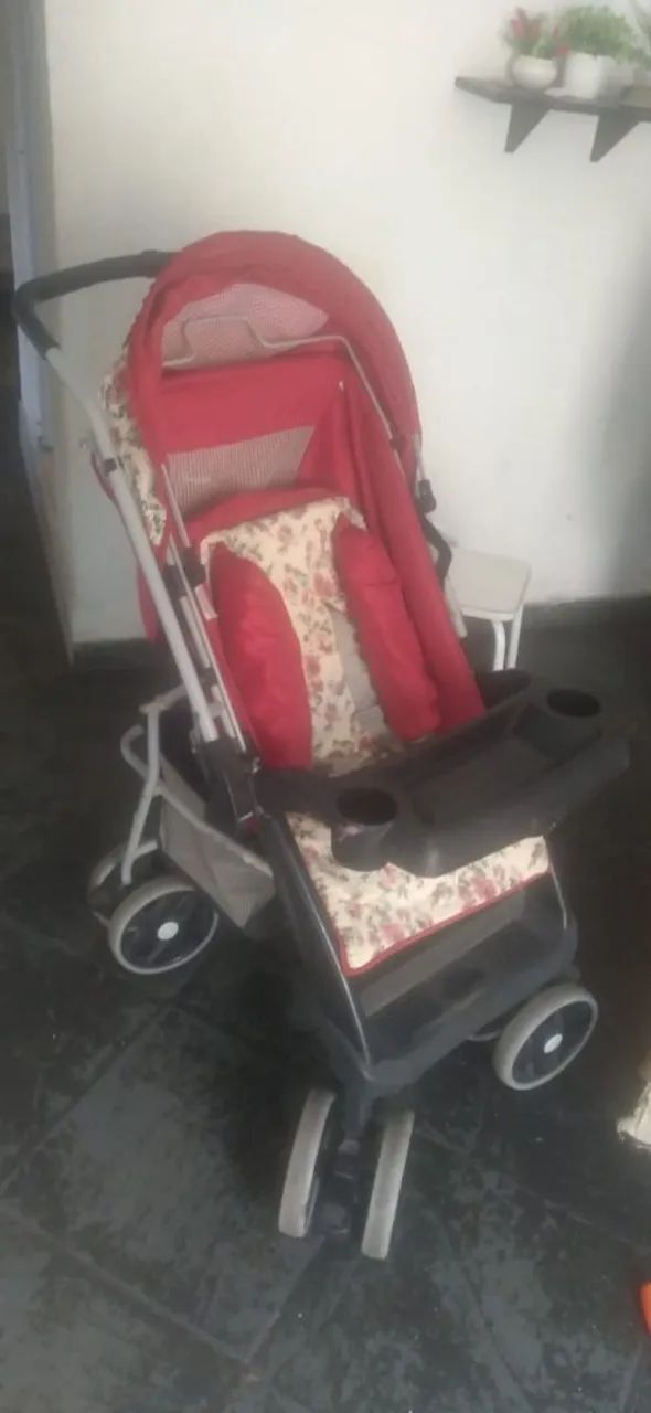 Vendo carrinho de bebê Menina - Foto 3