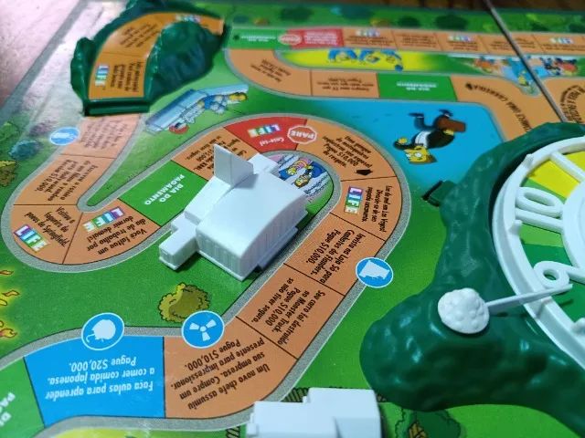 Jogo da Vida Simpsons Hasbro - Completo e em Excelente Estado (Raro) - Foto 4