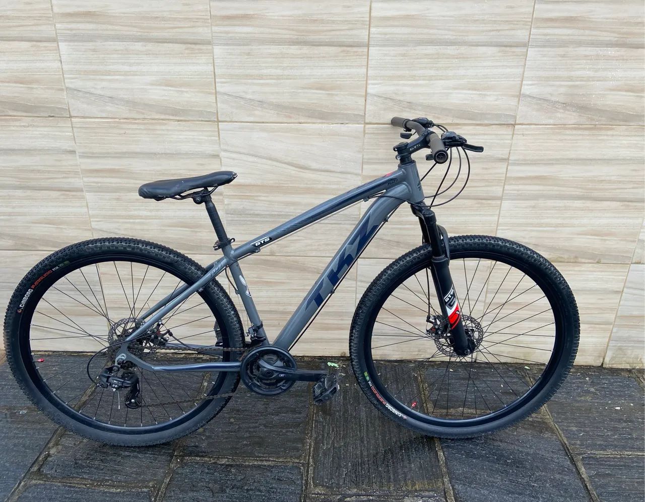 Bicicleta aro 29 modelo TKZ Fuji