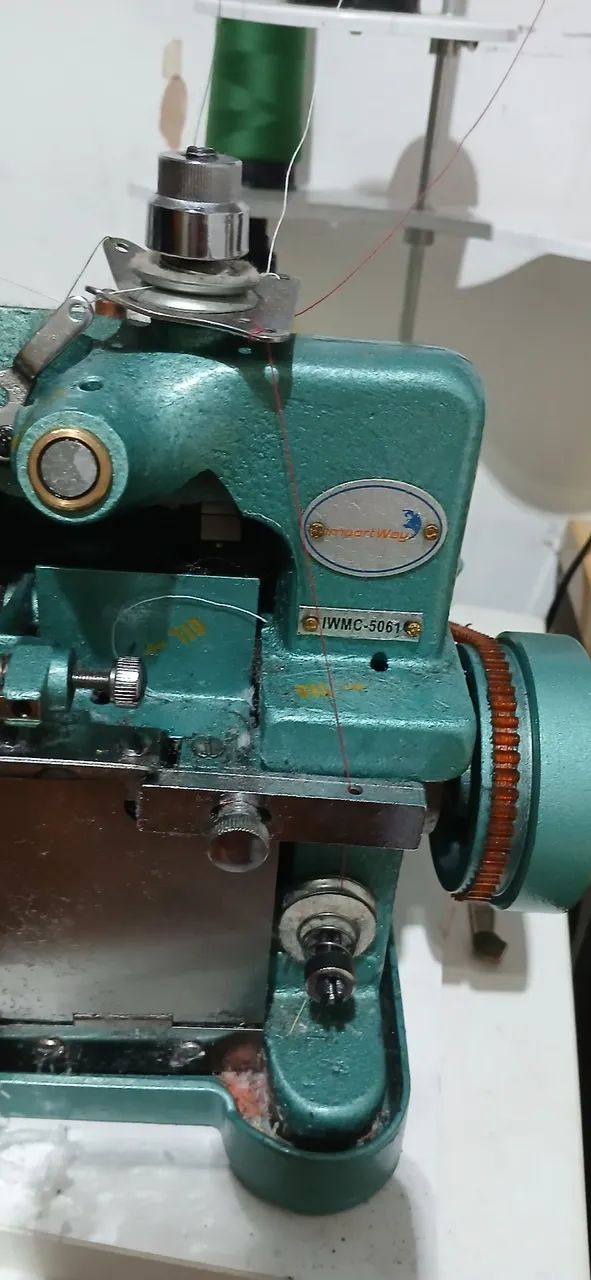 Vendo maquina de costura chinesinha 