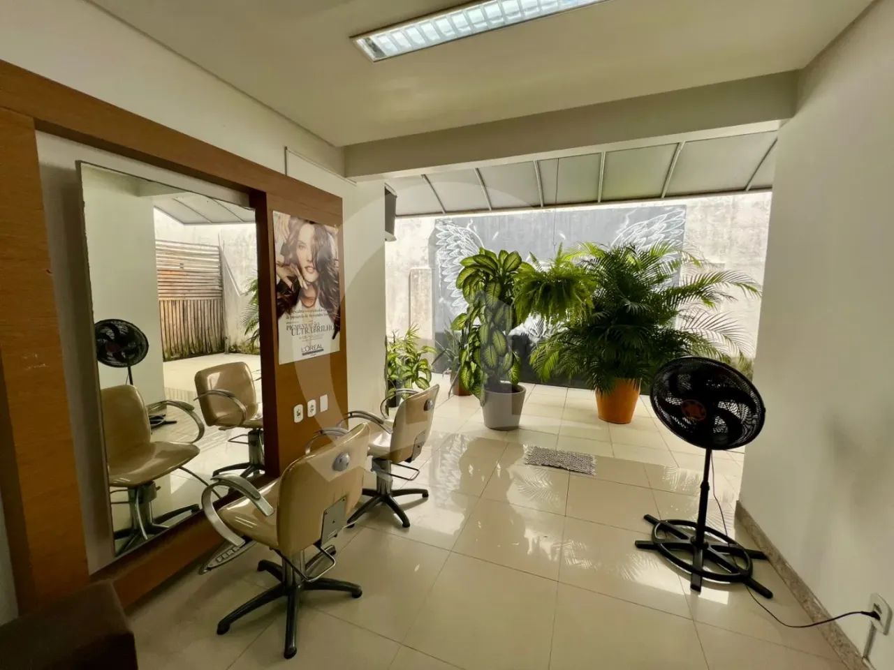 Imóvel Comercial com 7 Salas e 4 Vagas de Garagem no Bairro São José - Foto 5