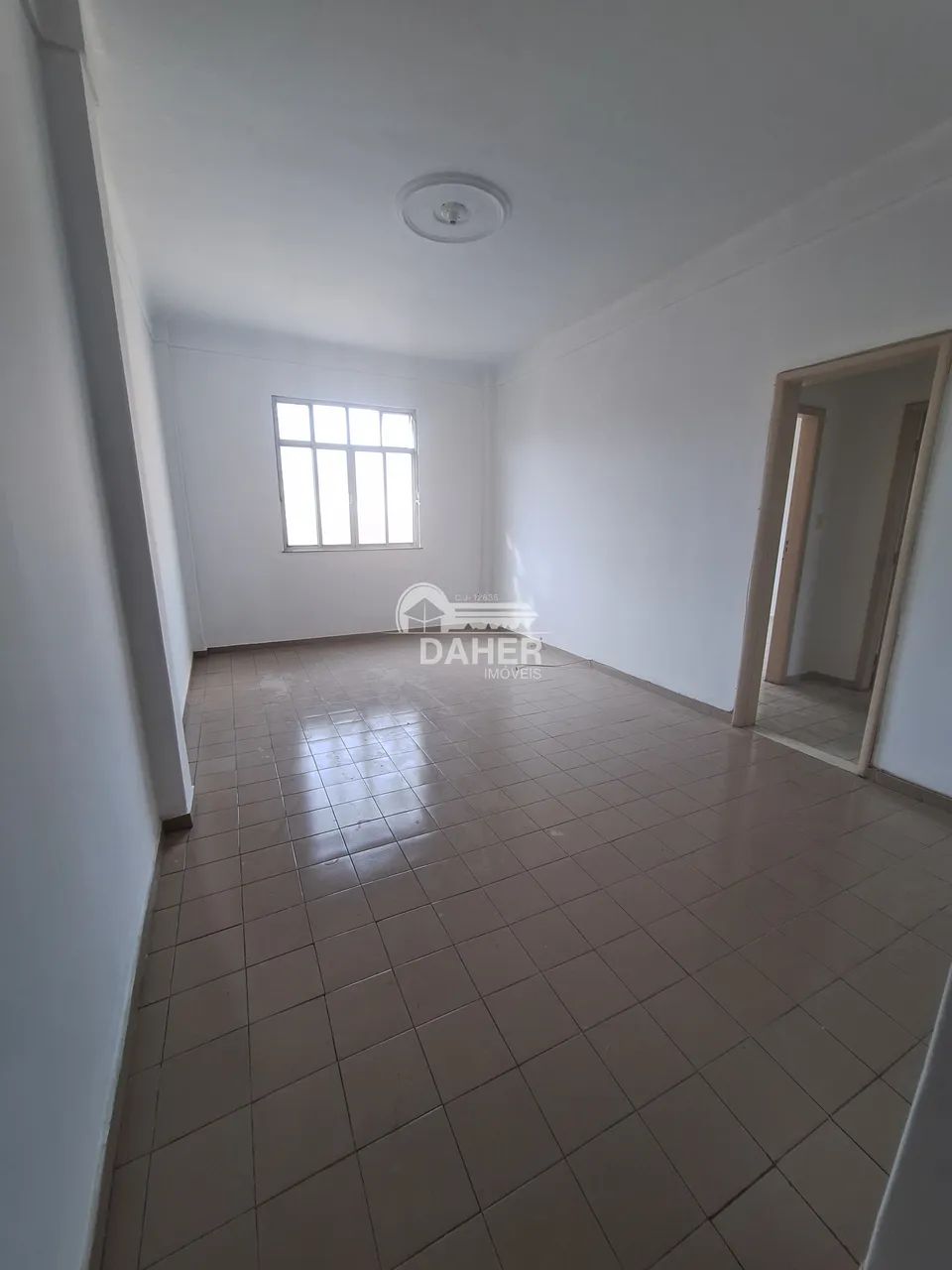 Apartamento 2 Quartos c/Dependência - Quintino. Cód CDQ 172