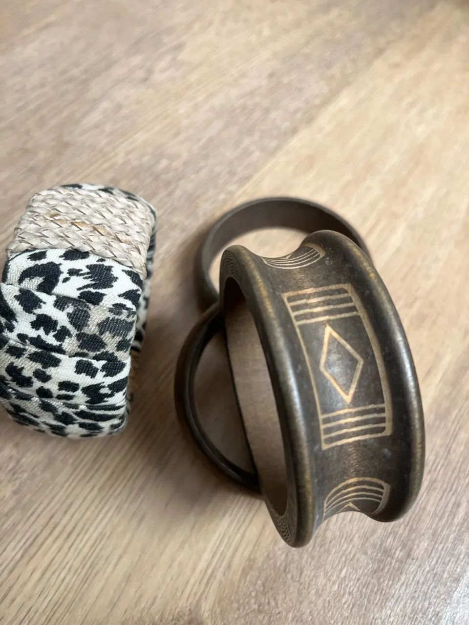 Pulseiras douradas - Foto 4